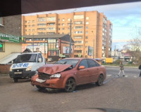 В Смоленске на улице Крупской столкнулись два «Chevrolet»