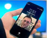 Смолянин требует у Apple 1 миллион долларов за сбой Face ID