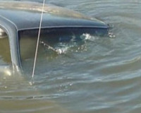18-летний автолюбитель съехал в реку и утонул вместе с машиной