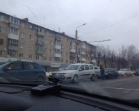 Водитель и пассажир пострадали в массовой аварии в Смоленске