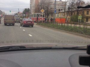 В Смоленске столкнулись трамвай и иномарка