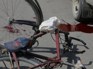 Велосипедист погиб под колесами грузового автомобиля