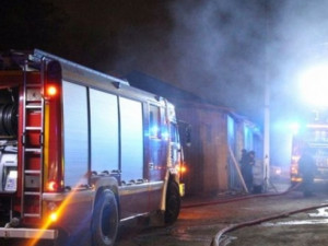 Из-за неосторожного курения спасатели эвакуировали 38 человек