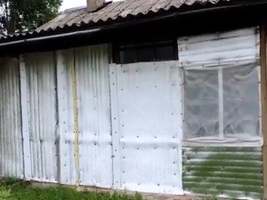 Смоленская семья инвалидов проживает в доме-призраке (видео)