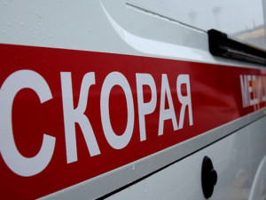 В Смоленской области неадекватный мужчина накинулся с кулаками на медиков