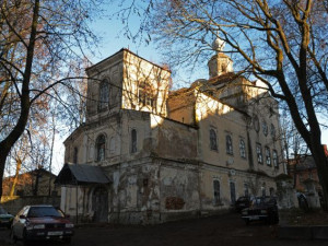 Чиновников, не расселивших общежитие-церковь в Смоленске, уволят