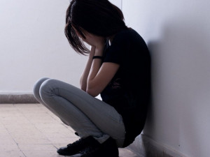 В Смоленской области несовершеннолетняя покончила жизнь самоубийством