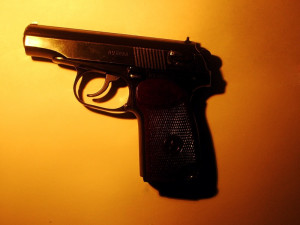 Смоленский полицейский застрелился из табельного пистолета