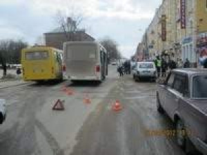В центре Смоленска автобус насмерть сбил пешехода
