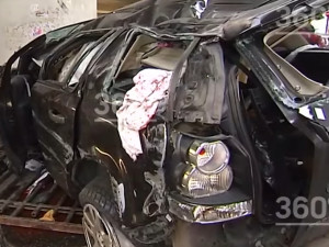 Видео: Смоленский автомобилист на Land Rover вылетел с моста  в Москве