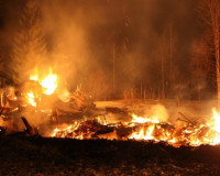 Двое мужчин сгорели в доме в Смоленске