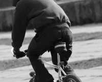 Бездомный украл бесхозный велосипед