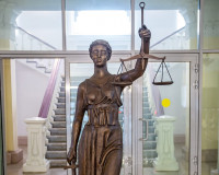 Беременная седьмым ребенком смолянка угнала чужую машину и сдала на металл