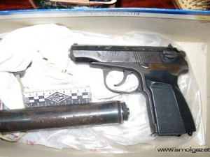 В Смоленске наркополицейские изъяли боевой пистолет и государственные награды СССР