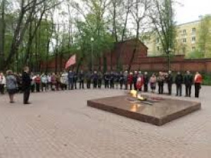 В Смоленской области сотрудники Следственного комитета в канун Дня Победы почтили память своего земляка