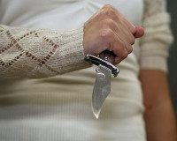 В Смоленской области в двух семьях мужья намеревались убить жен