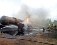 В Смоленской области на подъездной железнодорожной ветке загорелся топливозаправщик