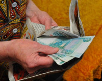 Смоленская пенсионерка перевела мошенникам 100 тысяч рублей