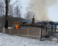 В Сети опубликовали видео смертельного пожара в Смоленской области