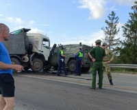 Военная машина попала в аварию на окружной дороге Смоленска
