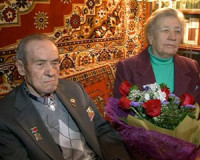 В Смоленске с 90-летием поздравили известного журналиста Василия Титова