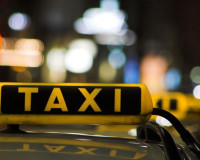 Полиция запретила эксплуатацию 9 смоленских такси