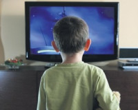 В Смоленской области на полуторагодовалого ребенка упал телевизор