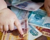 Нерадивый папаша задолжал детям более 300 000 рублей