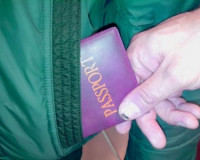 Объектами посягательства ночных грабителей стали паспорт и трудовая книжка