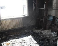 Огнеборцы вытащили из полыхавшего дома 14 рославльчан