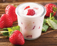 Смоленские предприятия за год произвели 155 тонн йогурта