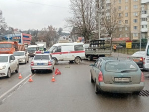 «Ока» на Витебском шоссе подбила карету «скорой помощи»