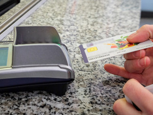 Новый вид мошенничества с бесконтактными пластиковыми картами