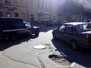 Автомобиль «Почты России» попал в аварию в центре Смоленска