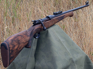 Житель Ярцева стащил два охотничьих ружья