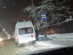 В Заднепровском районе на остановке найдено тело мужчины