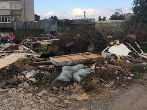 Жители Смоленской области пожаловались на свалку под окнами дома