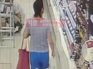 Видео: Смолянка стащила лак в магазине косметики