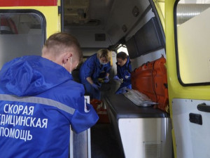 В Смоленске школьница спасла мужчину, лежащего на тротуаре