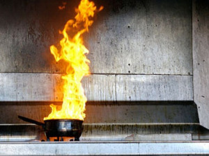 В Смоленске тушили кухонный пожар
