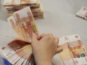 Бизнесмен в сговоре с банкирами смошенничал на 400 миллионов рублей