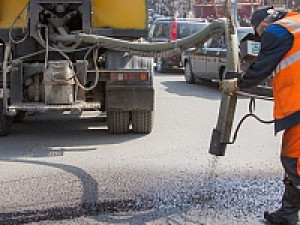 На ямочный ремонт дорог в Смоленске в 2016 году потратят на 50 миллионов меньше