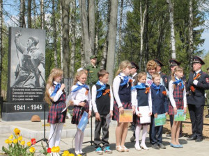 Памятник и мемориал погибшим в годы войны воссоздали в Смоленском районе