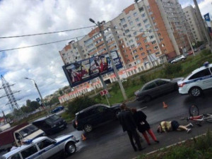 В Смоленске женщина-водитель сбила велосипедиста [Видео]