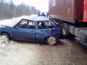 Водитель ВАЗа погиб при столкновении с фурой