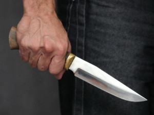 Житель Смоленска с ножом набросился на обидчика своего сына