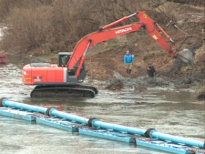 В Смоленске на Днепре строится первое гидротехническое сооружение для отстаивания воды