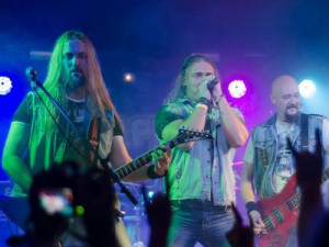 Возвращаясь с концерта в Смоленске, московская рок-группа "Харизма" попала в ДТП