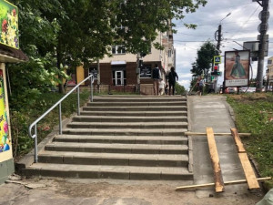 На проспекте Гагарина заменили опасную для здоровья лестницу