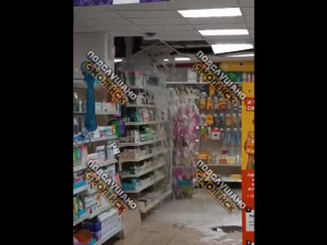 В Смоленске затопило продуктовый супермаркет